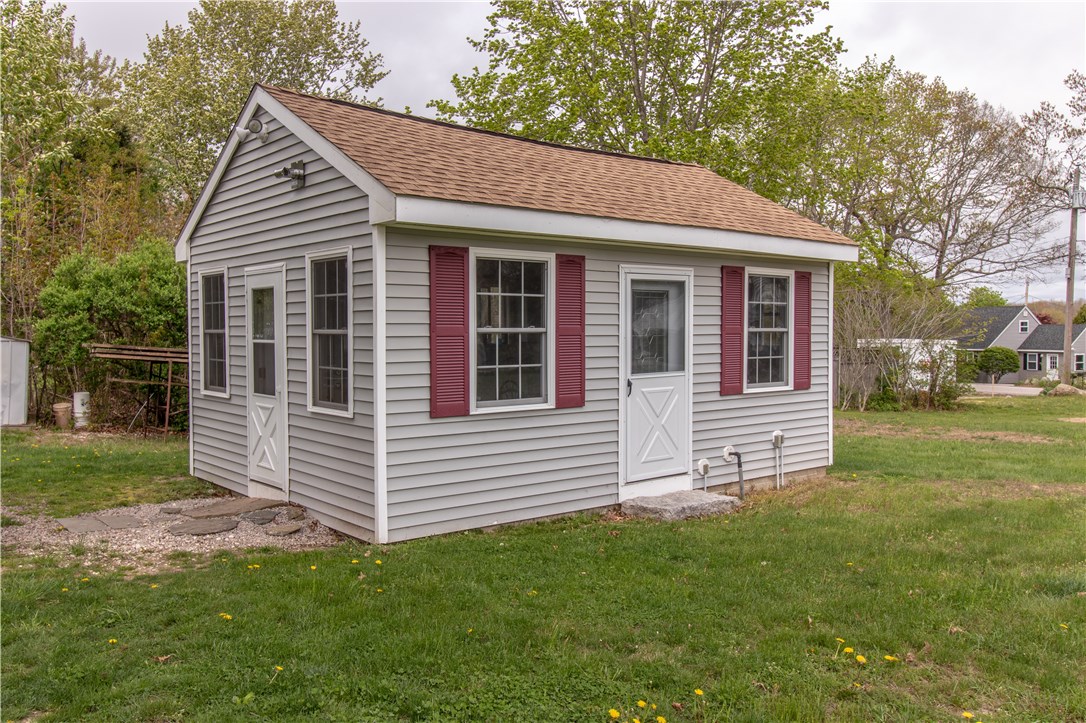 87 Woody Hill Road Westerly, RI 02808 - Photo 13 of 28 Gallery Image 13