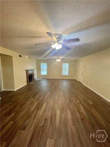 $1,500 | 9 Cromwell Place, Savannah, GA 31410