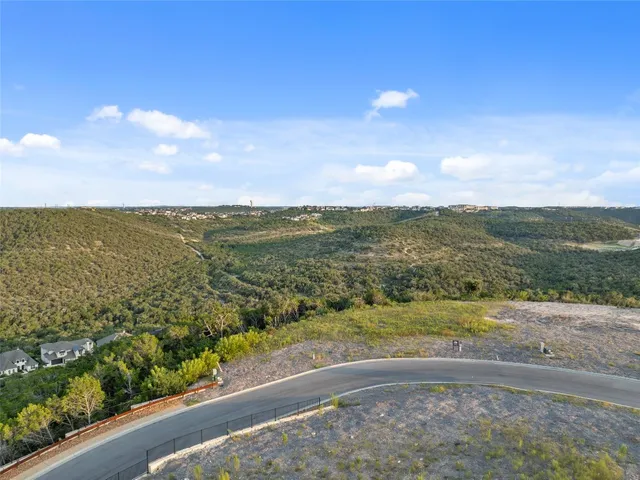 a view of a small yard