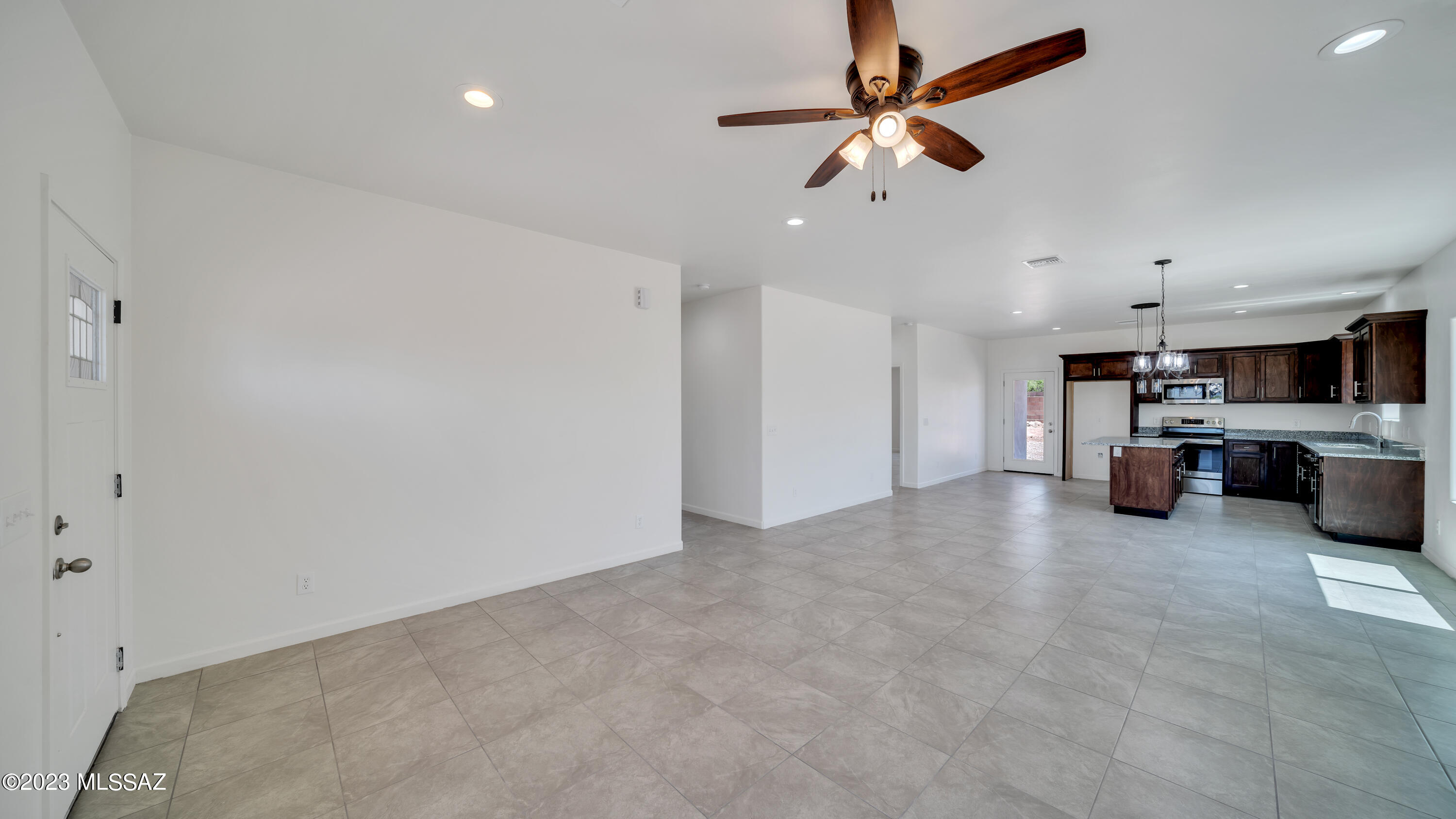 1787 Laponia Court, Unit 25 Rio Rico, AZ 85648 - Photo 8 of 26