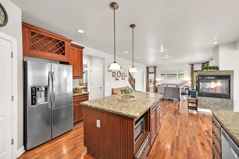 $685,000 | 533 Majestic View Lane, Oconomowoc, WI 53066