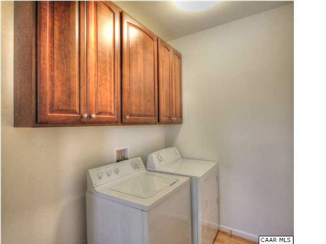 712 Rainier Road Charlottesville, VA 22903 - Photo 13 of 25 Gallery Image 13