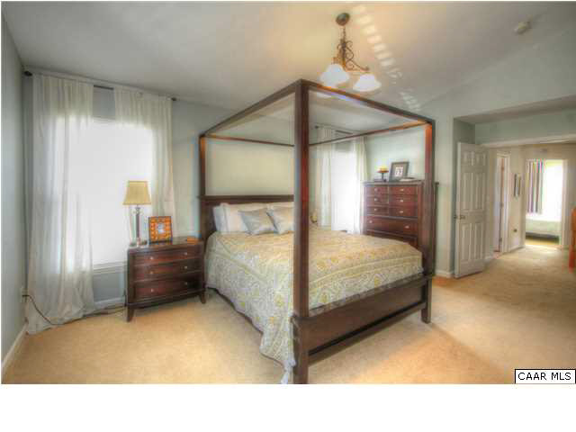 712 Rainier Road Charlottesville, VA 22903 - Photo 15 of 25 Gallery Image 15