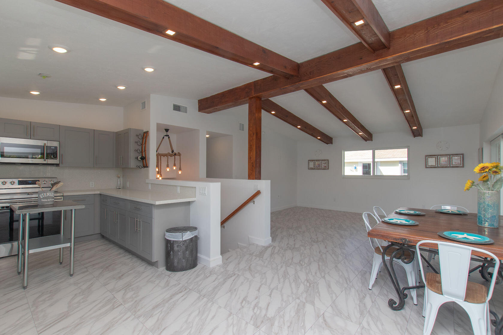 998 Gibraltar Road Key Largo, FL 33037 - Photo 21 of 21 Open floor plan