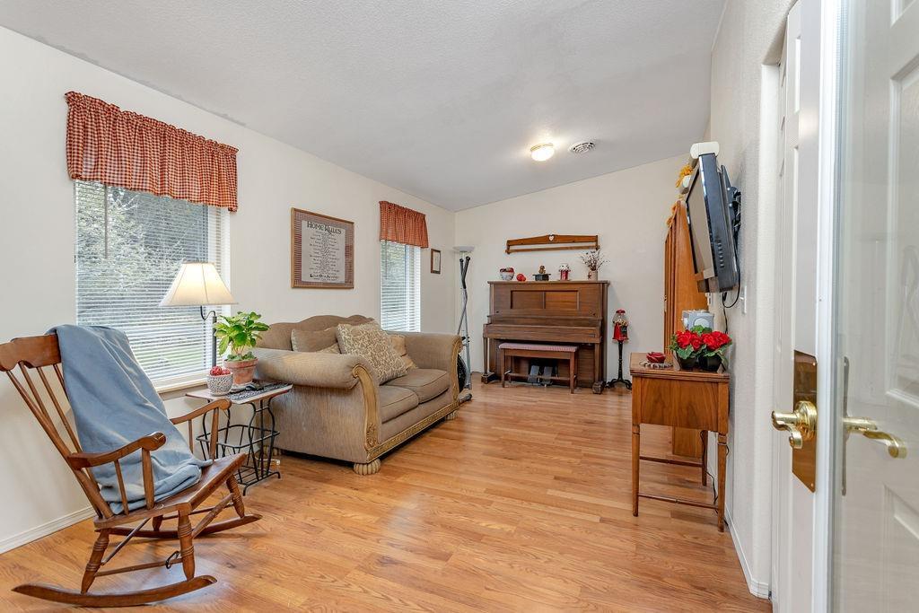 1763 Rounds Avenue Grants Pass, OR 97527 - Photo 9 of 35 Additional Photo