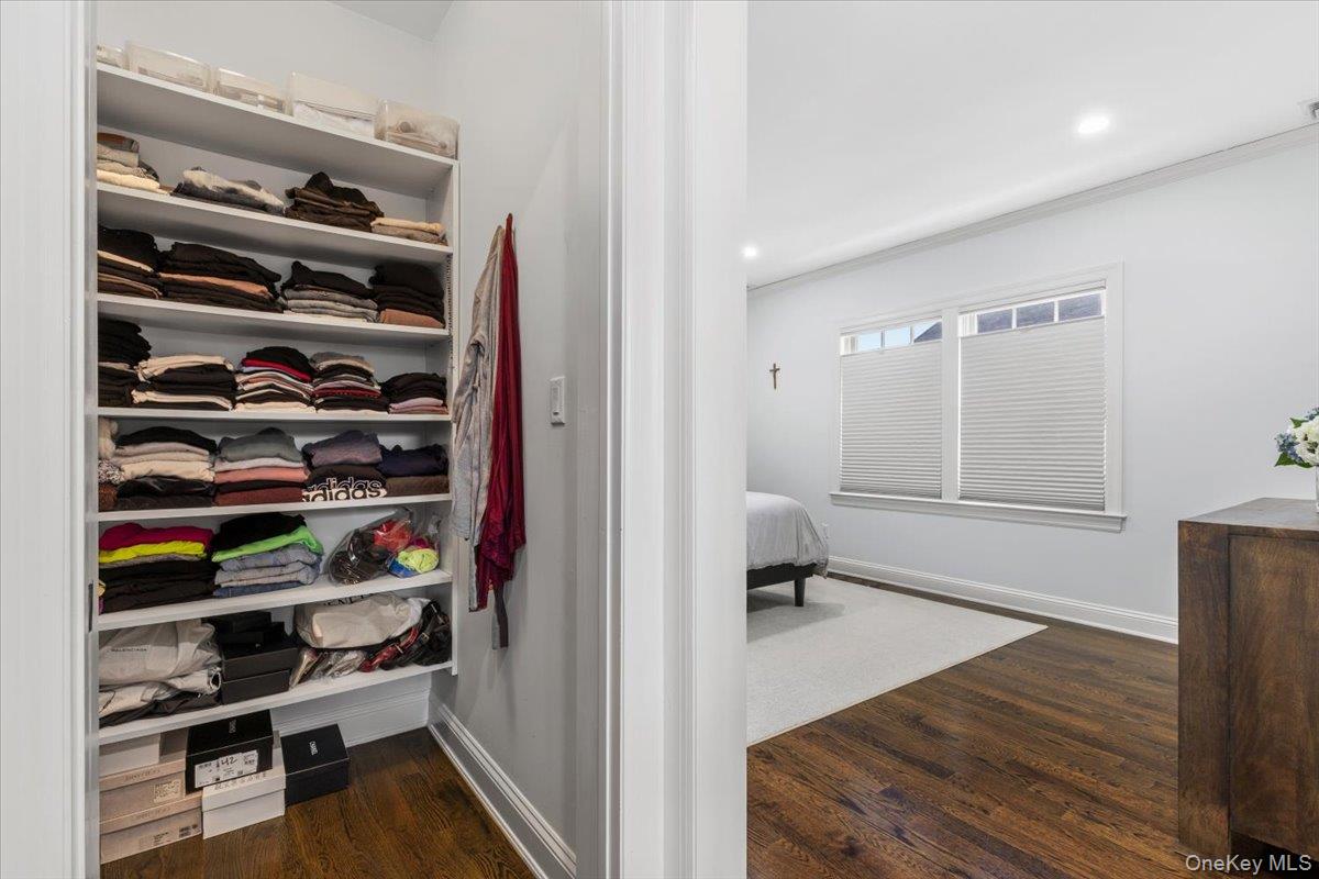 40 Wainwright Street Rye, NY 10580 - Photo 18 of 38 One of two walk-in closets
