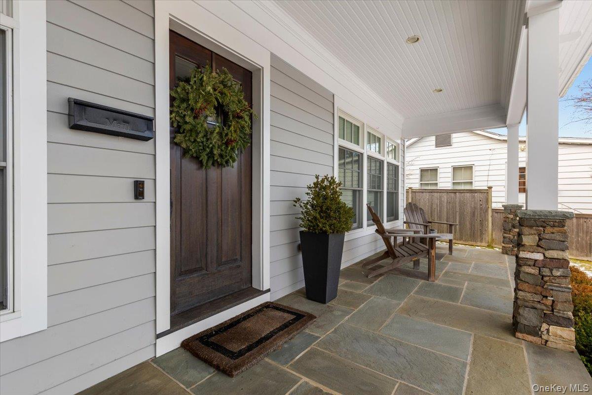 40 Wainwright Street Rye, NY 10580 - Photo 3 of 38