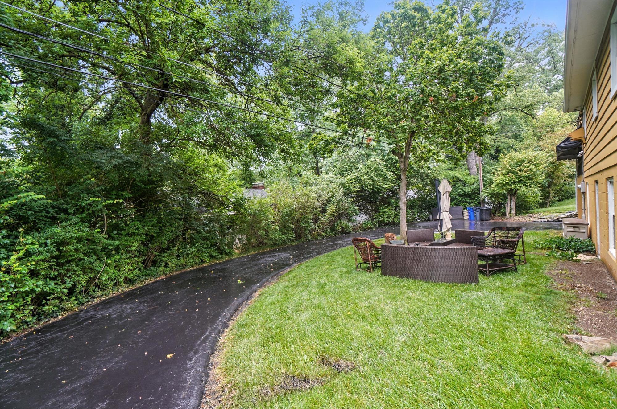 2620 Edgevale Road Columbus, OH 43221 - Photo 49 of 50 051