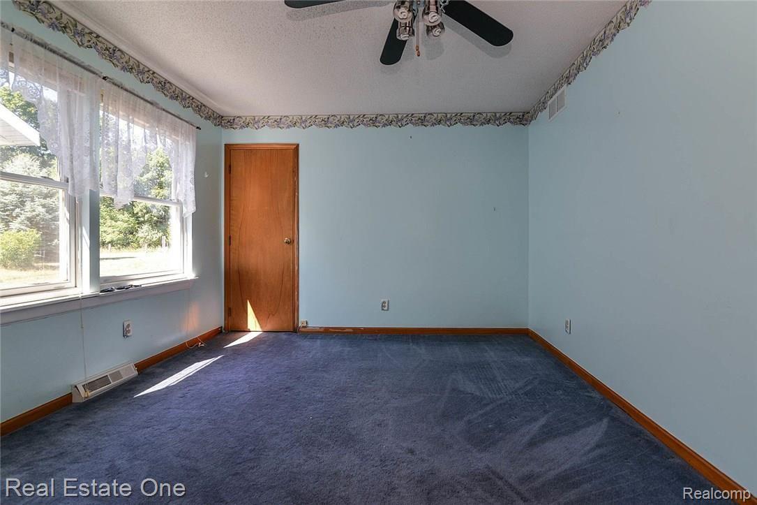 727 West Schafer Road Howell, MI 48843 - Photo 15 of 27 16_12.jpg