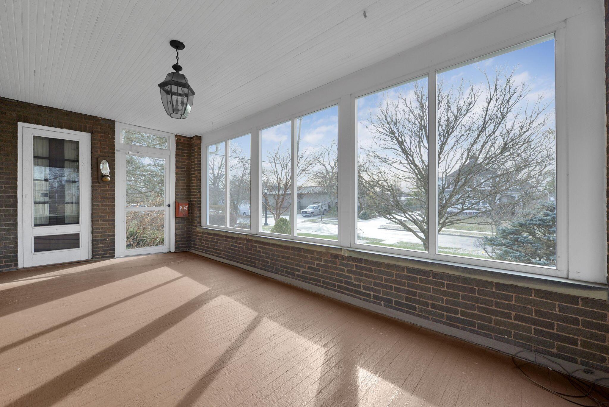 1964 Cardigan Avenue Columbus, OH 43212 - Photo 4 of 43 4-web-or-mls-1964-cardigan-ave