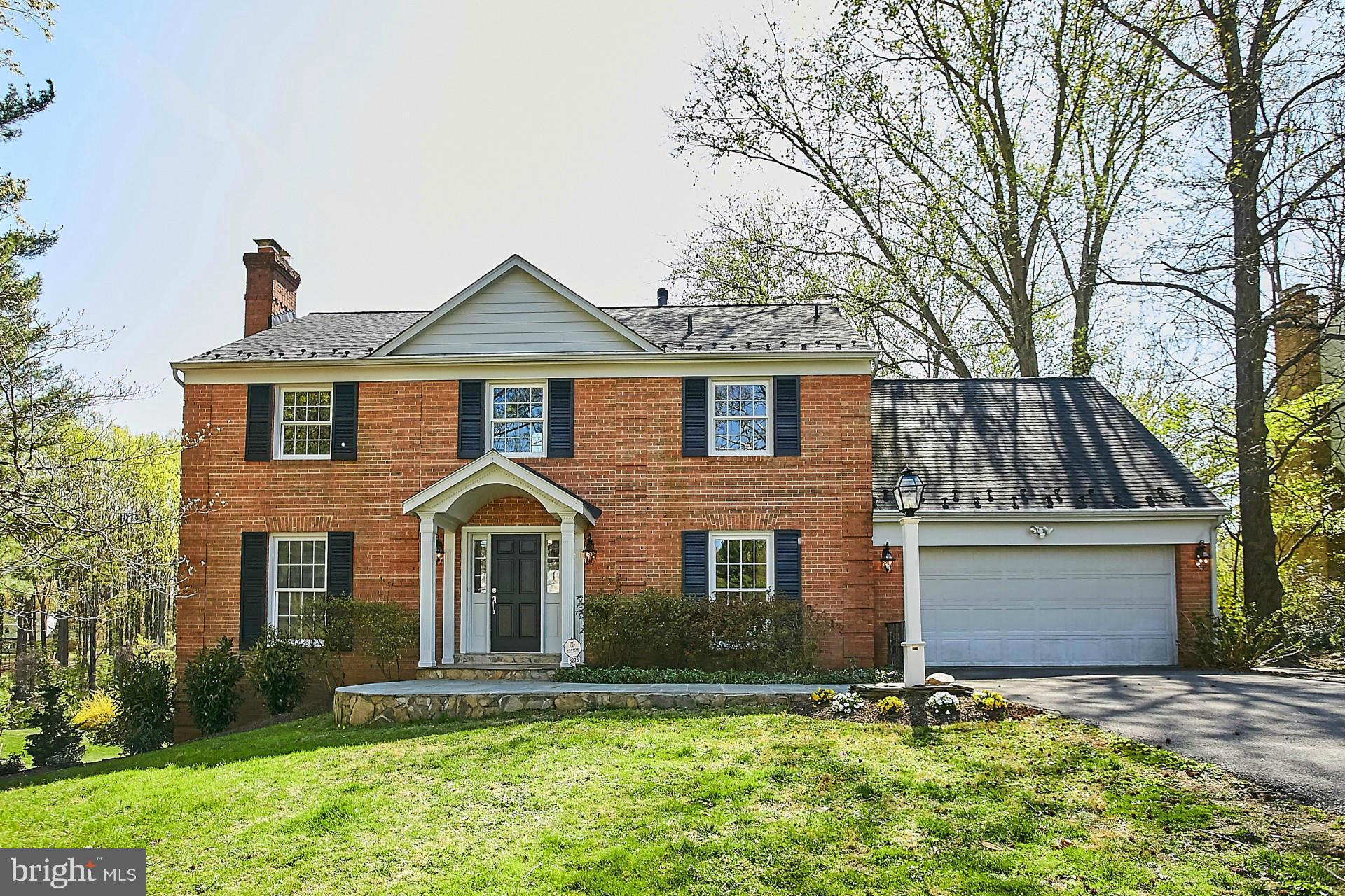 8223 Riding Ridge Place McLean, VA 22102 - Photo 1 of 30 Exterior (Front)