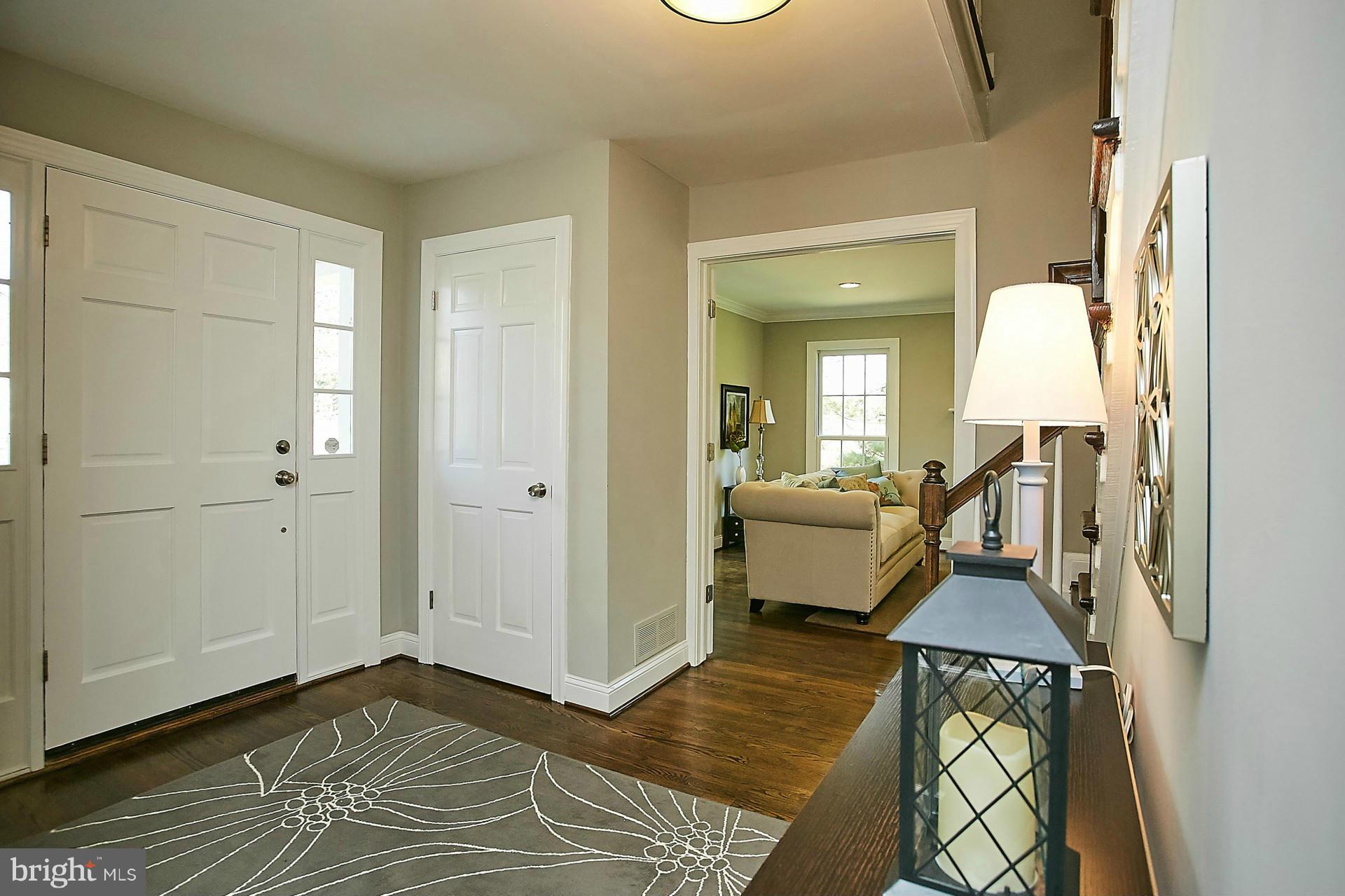 8223 Riding Ridge Place McLean, VA 22102 - Photo 4 of 30 Interior (General)