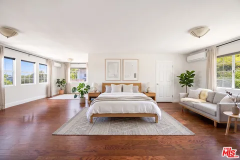 $2,197,000 | 3007 Dahlgren Avenue, Los Angeles, CA 90066
