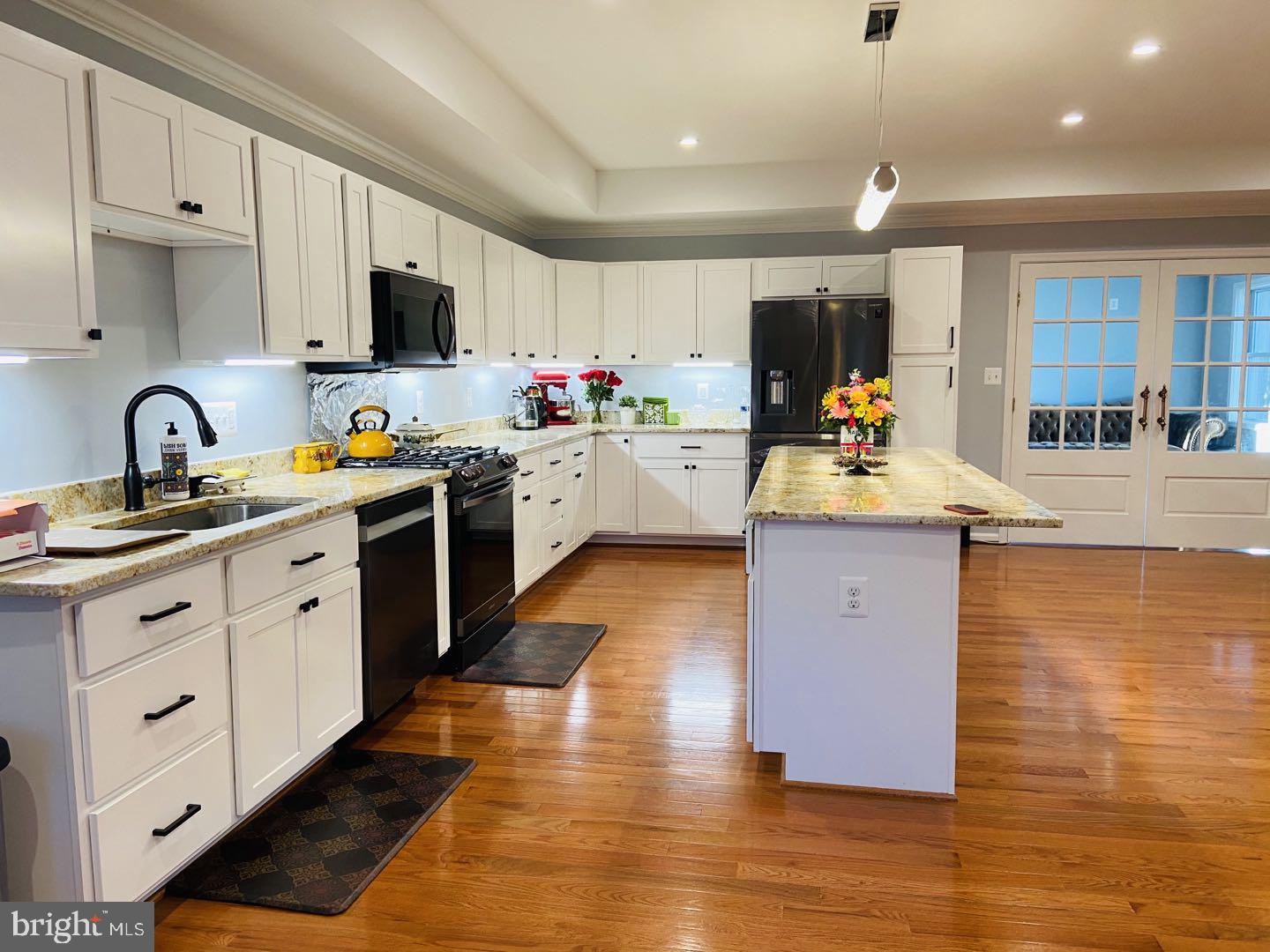 6210 Tyner Street Springfield, VA 22152 - Photo 8 of 41 Beautiful kitchen