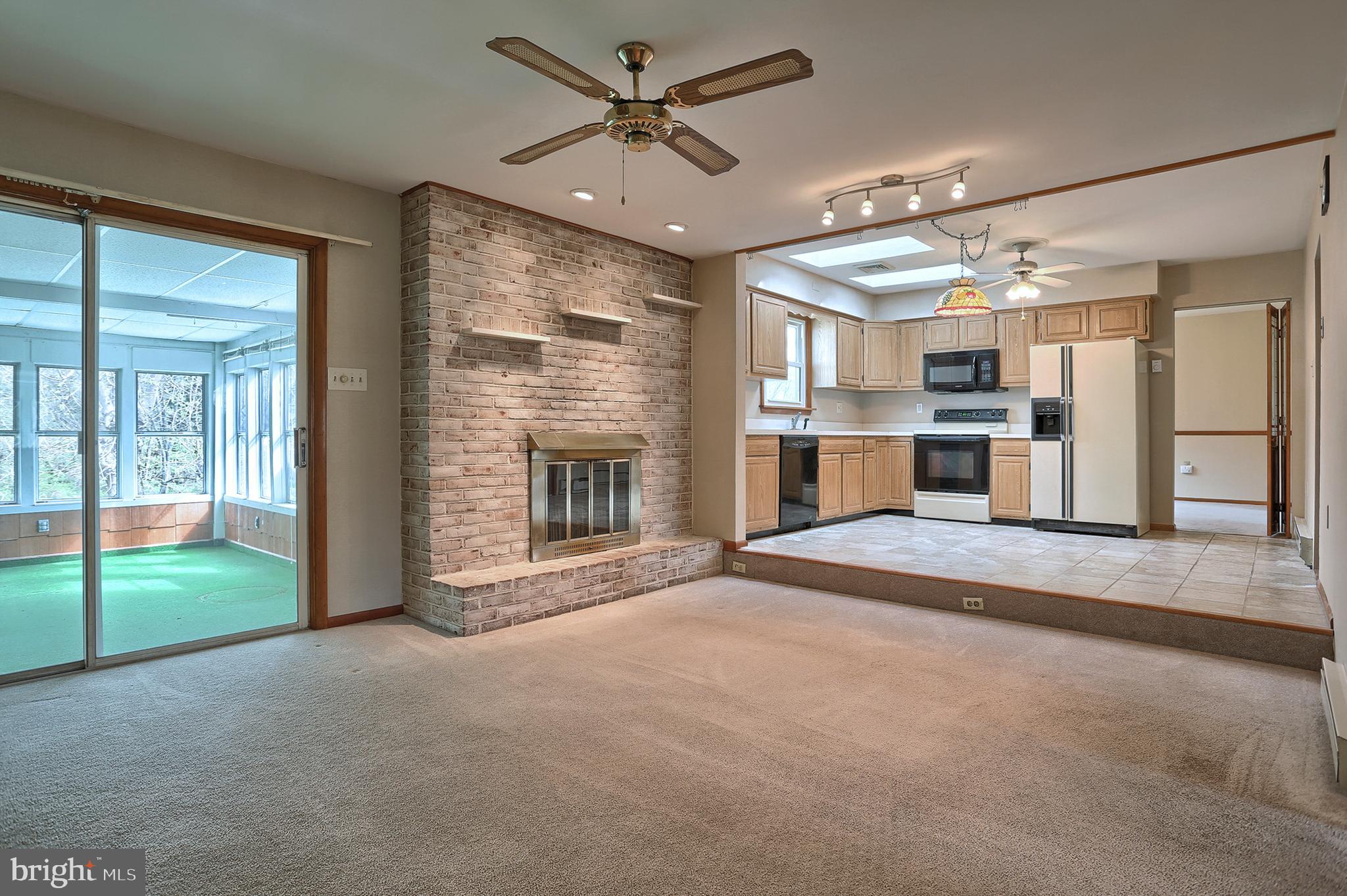 6010 Devonshire Heights Road Harrisburg, PA 17112 - Photo 4 of 35 Gallery Image 4