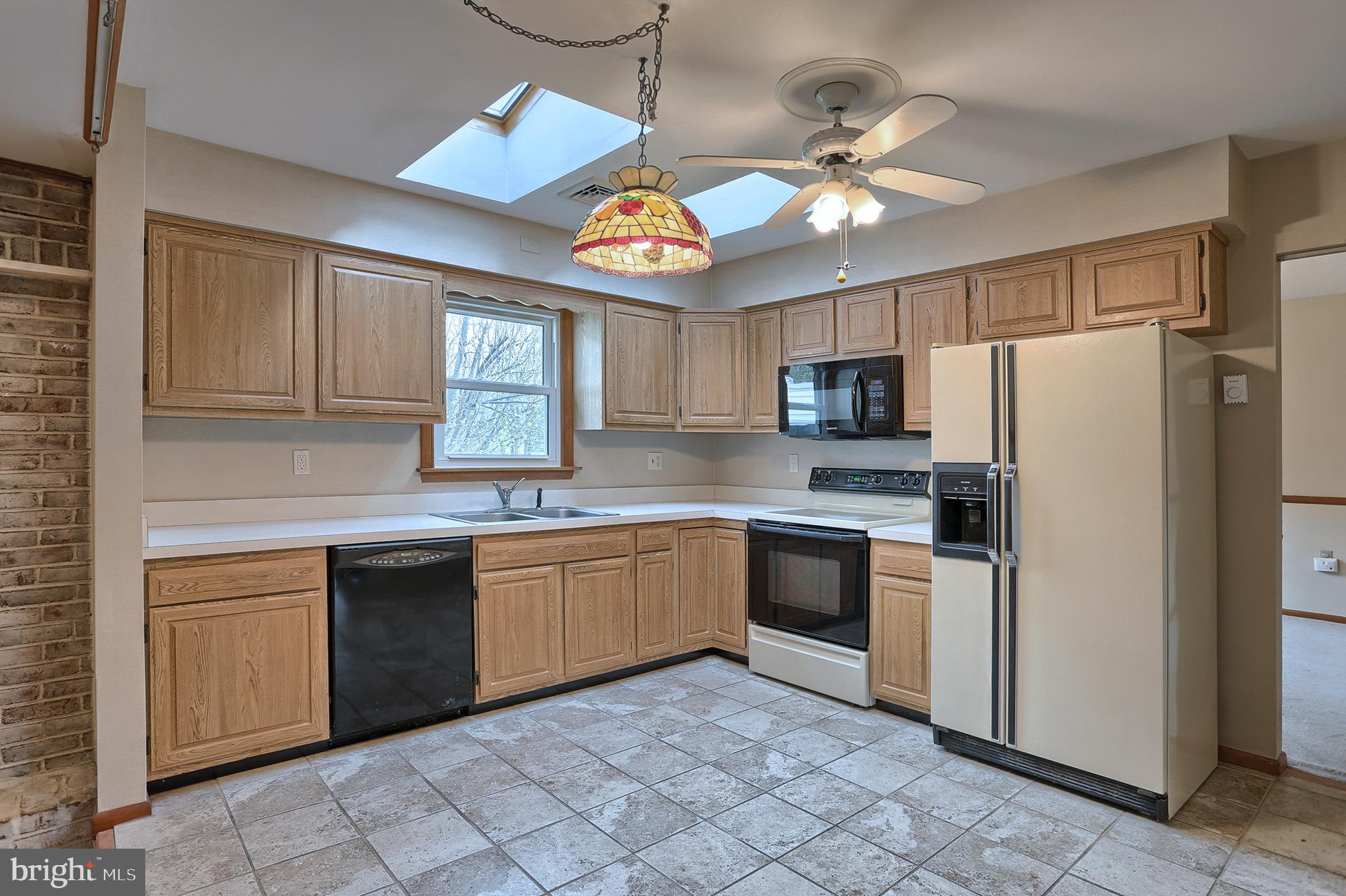 6010 Devonshire Heights Road Harrisburg, PA 17112 - Photo 9 of 35 Gallery Image 9