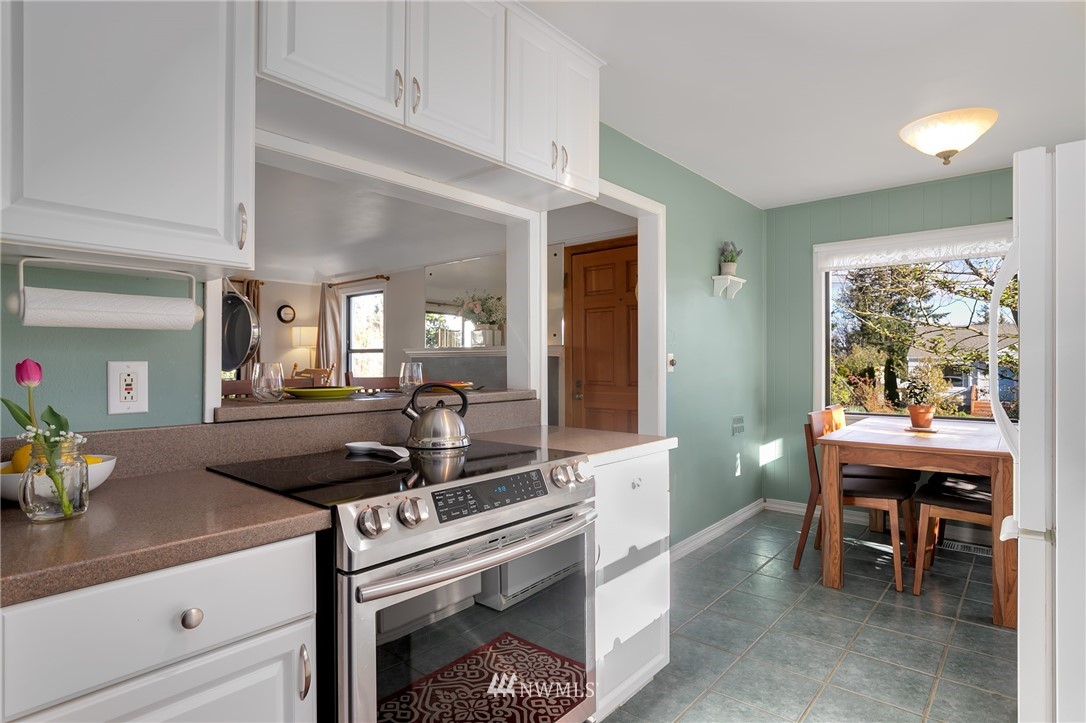 3907 Southwest Portland Street Seattle, WA 98136 - Photo 11 of 25 Gallery Image 11