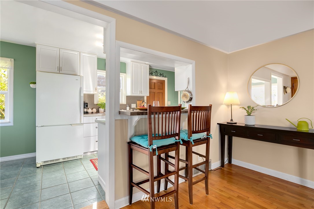 3907 Southwest Portland Street Seattle, WA 98136 - Photo 8 of 25 Gallery Image 8
