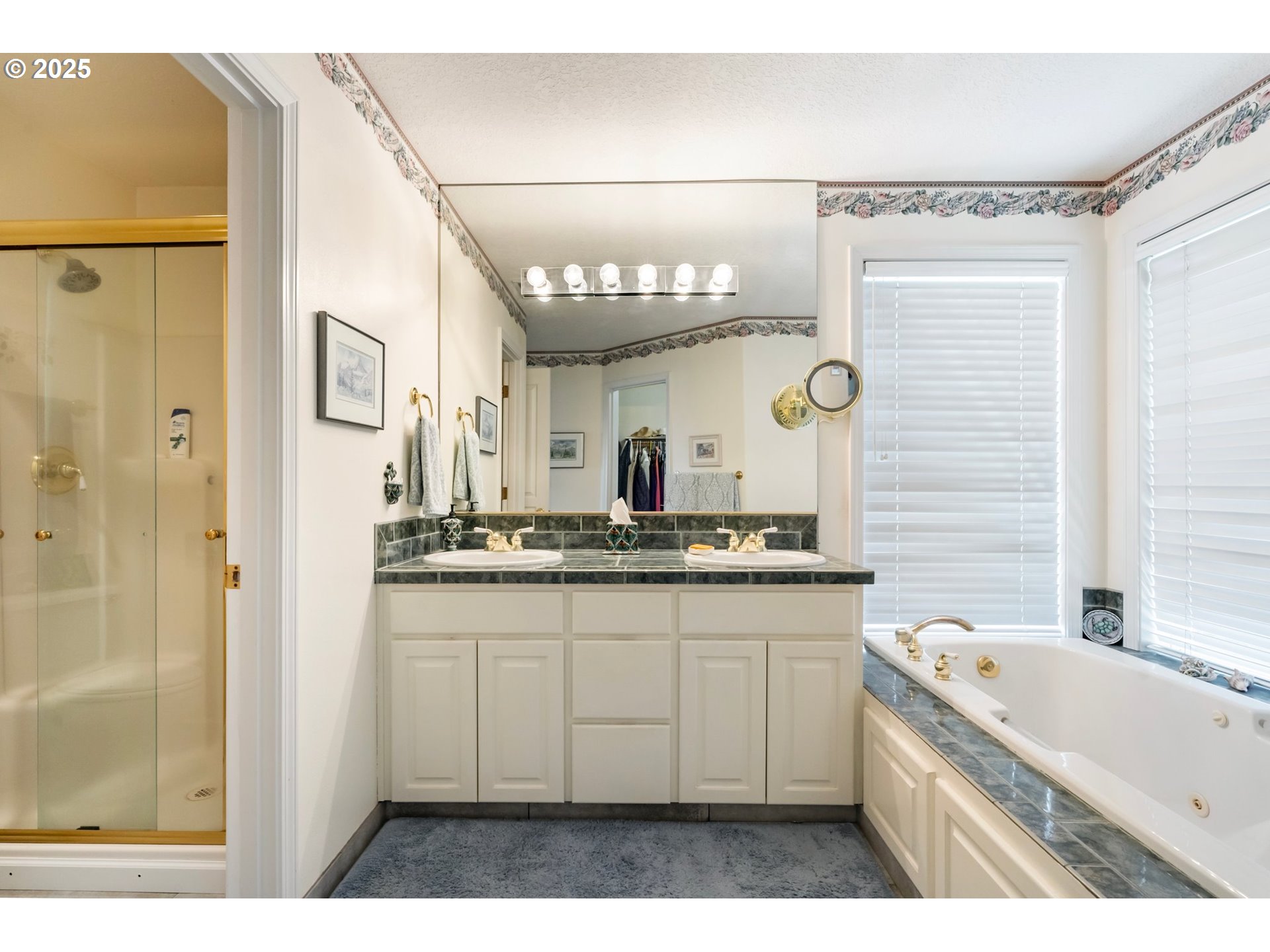19720 Spring Ridge Drive West Linn, OR 97068 - Photo 20 of 44 Owner's Suite Bathroom