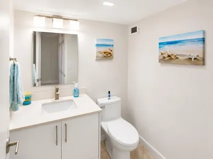 $245,000 | 17021 North Bay Road, Unit 816, Sunny Isles Beach, FL 33160