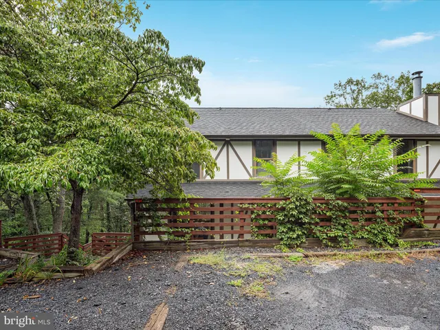 a house view with a outdoor space