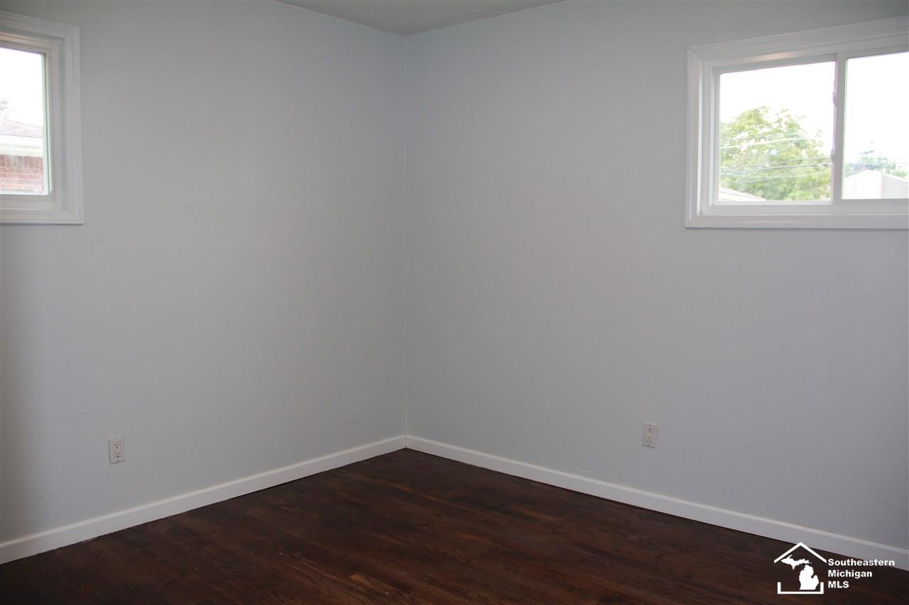 426 John Rolfe Drive Monroe, MI 48162 - Photo 7 of 10 50024149-6.JPG