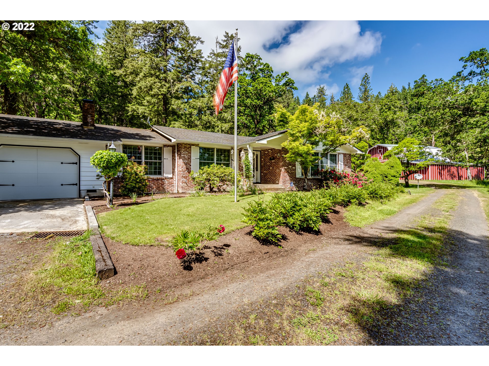 86426 Sanford Road Eugene, OR 97402 - Photo 1 of 30 Gallery Image 1