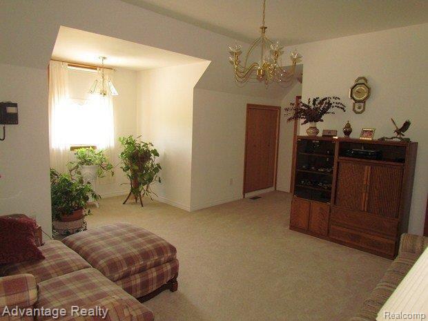 60655 Haven Ridge Road New Haven, MI 48048 - Photo 14 of 18 family room.JPG