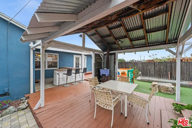 $899,995 | 11641 Blythe Street, North Hollywood, CA 91605