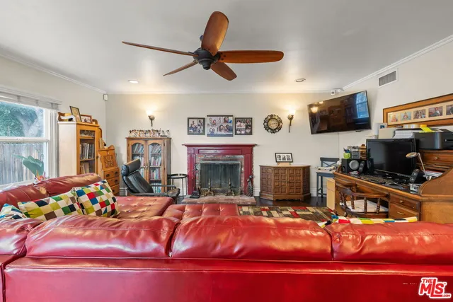 $899,995 | 11641 Blythe Street, North Hollywood, CA 91605