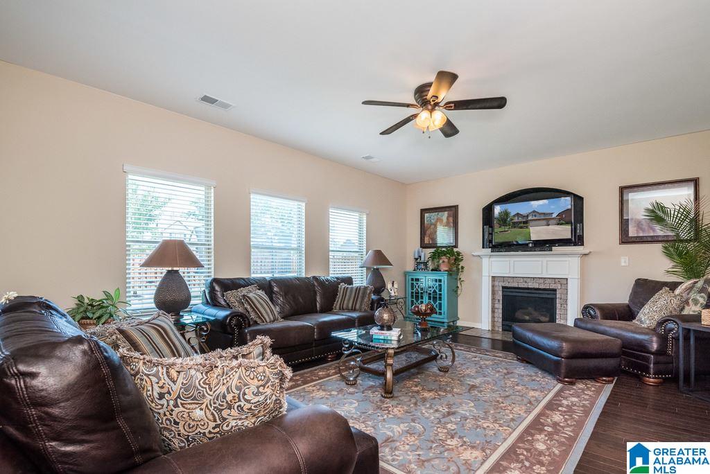 331 Lacey Avenue Alabaster, AL 35114 - Photo 5 of 20