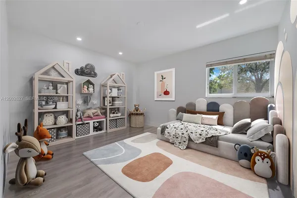 $13,500 | 11401 Southwest 67th Avenue, Pinecrest, FL 33156