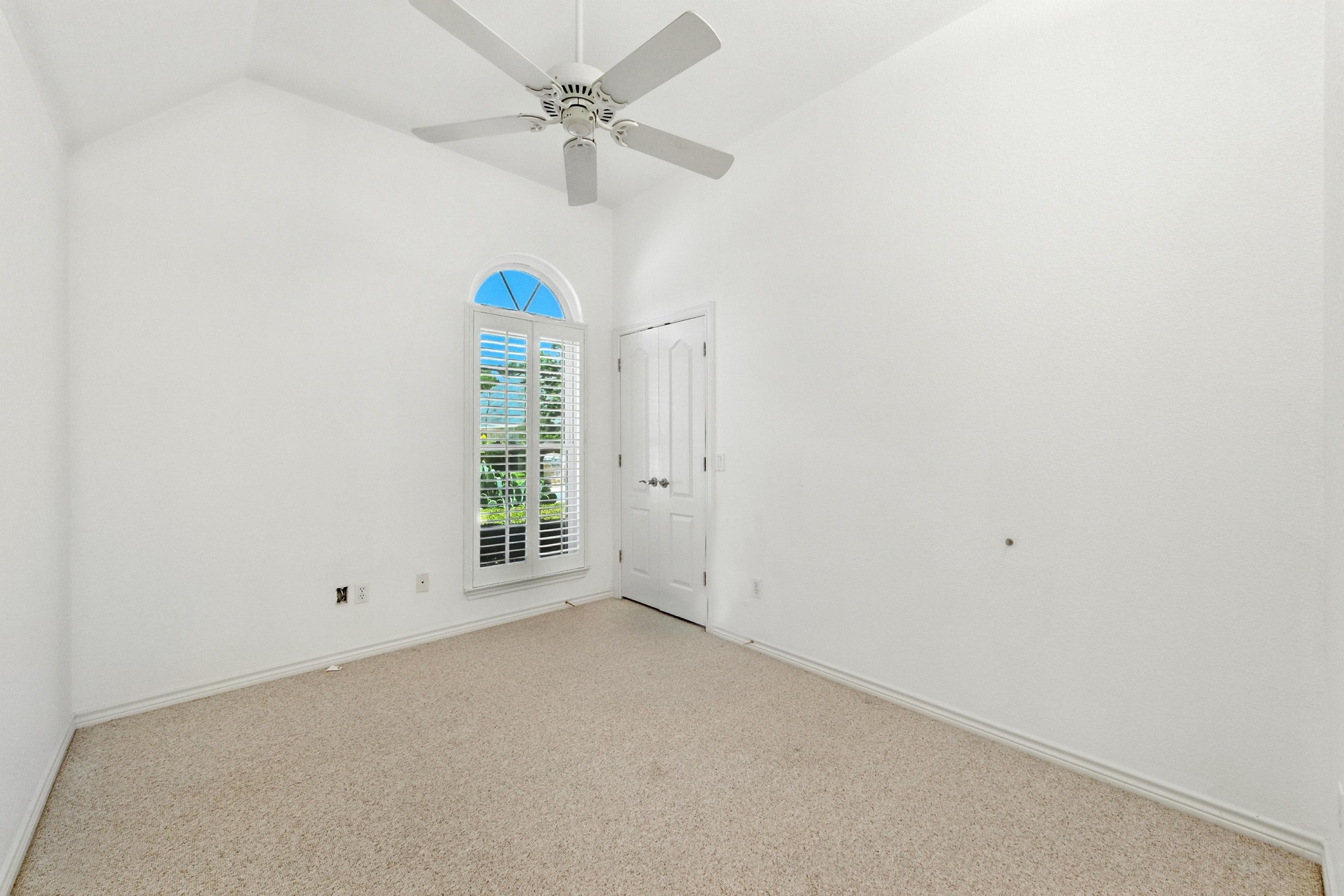125 Melissa Court Georgetown, TX 78628 - Photo 20 of 29 a view of room with a window and a ceiling fan