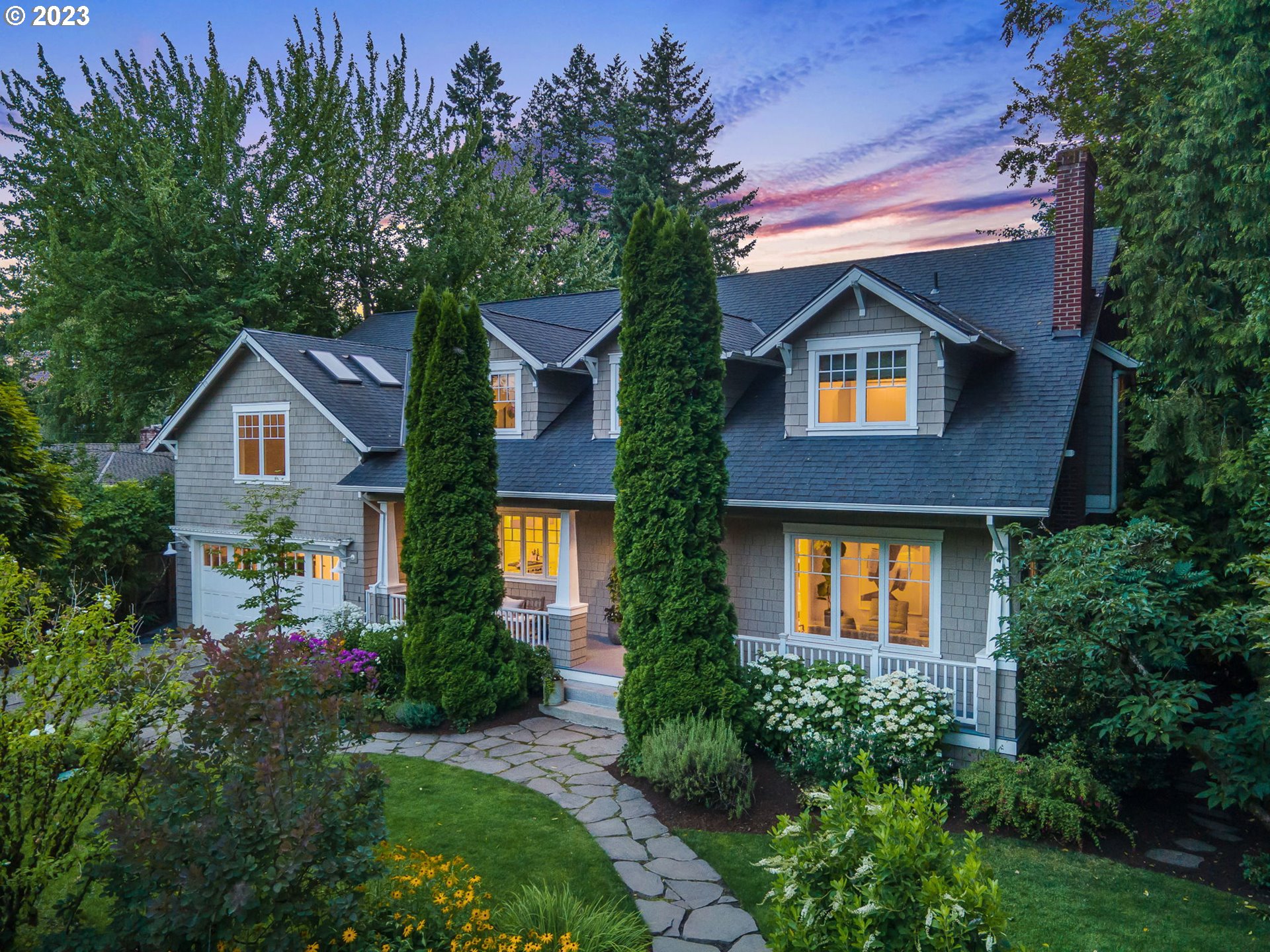 3375 Southwest Ridgewood Avenue Portland, OR 97225 - Photo 3 of 48 Gallery Image 3