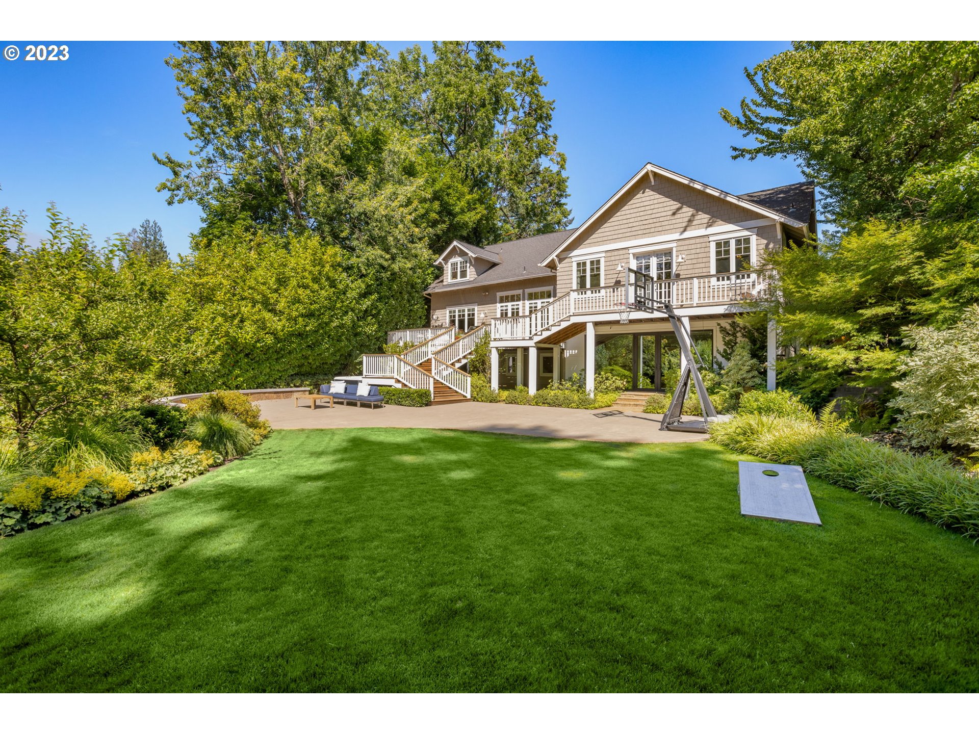 3375 Southwest Ridgewood Avenue Portland, OR 97225 - Photo 4 of 48 Gallery Image 4