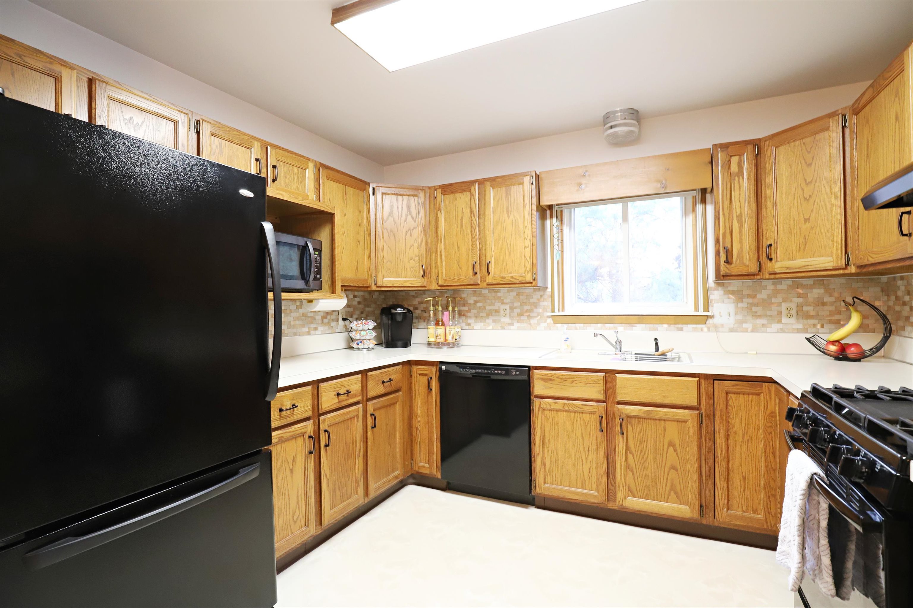 6145 East River Road Flushing, MI 48433 - Photo 13 of 34