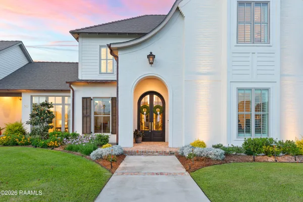 $1,125,000 | 107 Pondside Drive, Lafayette, LA 70503