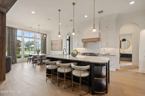 $1,175,000 | 107 Pondside Drive, Lafayette, LA 70503