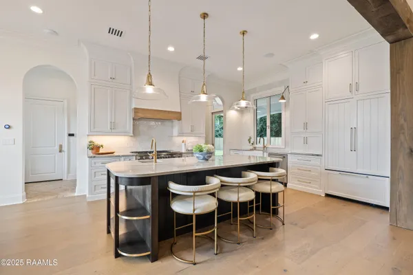 $1,175,000 | 107 Pondside Drive, Lafayette, LA 70503