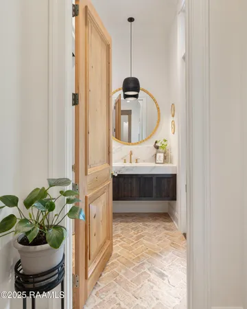 $1,175,000 | 107 Pondside Drive, Lafayette, LA 70503