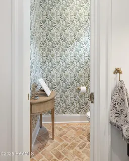 $1,200,000 | 107 Pondside Drive, Lafayette, LA 70503