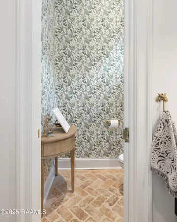 $1,175,000 | 107 Pondside Drive, Lafayette, LA 70503