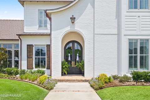 $1,200,000 | 107 Pondside Drive, Lafayette, LA 70503
