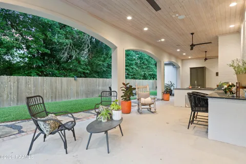 $1,175,000 | 107 Pondside Drive, Lafayette, LA 70503