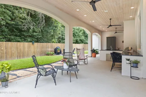$1,150,000 | 107 Pondside Drive, Lafayette, LA 70503