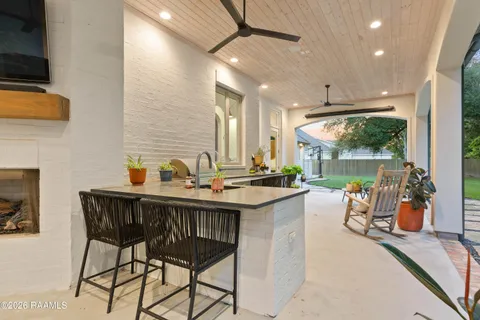 $1,175,000 | 107 Pondside Drive, Lafayette, LA 70503