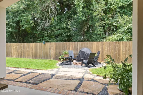 $1,200,000 | 107 Pondside Drive, Lafayette, LA 70503