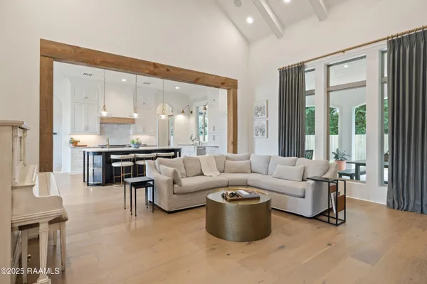 $1,175,000 | 107 Pondside Drive, Lafayette, LA 70503