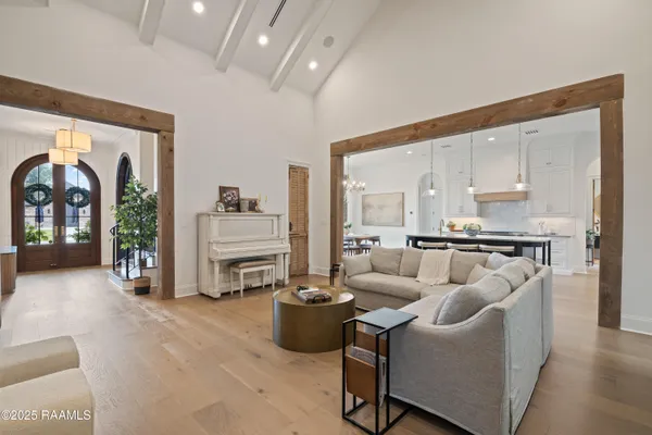 $1,175,000 | 107 Pondside Drive, Lafayette, LA 70503