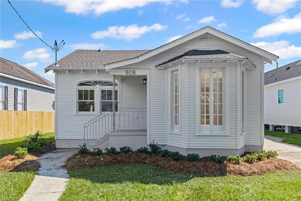 $379,900 | 918 11th Street, Gretna, LA 70053